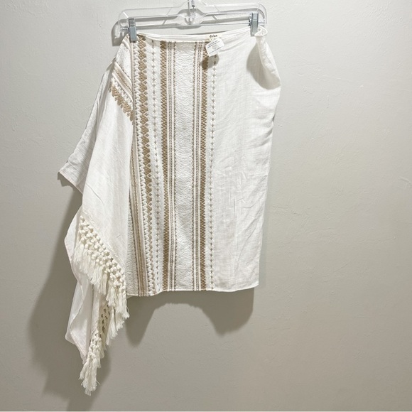 DYLAN Women’s White Khaki Striped Fringed Asymmetrical Hem Poncho Size M - Picture 1 of 6